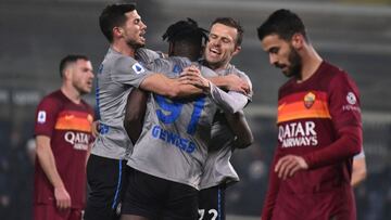 Ilicic se abraza a Zapata tras el empate a uno.