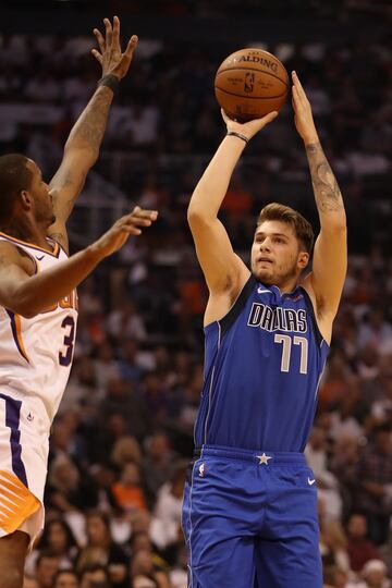 Su debut en la NBA fue contra los Phoenix Suns y ya dej¨® destellos de su calidad con 10 puntos y 8 rebotes.