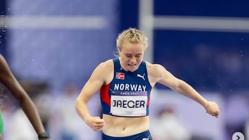La atleta noruega Henriette Jaeger compite durante una prueba.