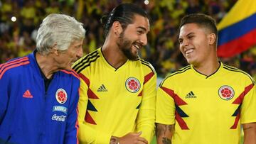 Jos&eacute; P&eacute;kerman, Maluma y Juan Fernando Quintero durante la despedida de la Selecci&oacute;n Colombia en El Camp&iacute;n antes del Mundial de Rusia 2018.