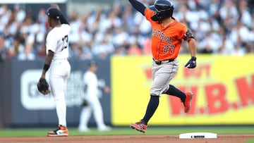 The Texans needed a run-scoring hit from Carlos Correa to break the tie in the tenth inning.