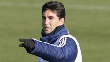 José Aurelio Gay, que el pasado día 23 fue confirmado por el Real Zaragoza como técnico de la primera plantilla hasta el final de la presente temporada, ha señalado hoy que su ratificación suponía una gran noticia y que se sentía capaz de devolver al equipo la confianza perdida.