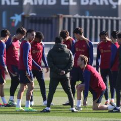 Xavi, a la plantilla: “Es la mejor decisión para todos”