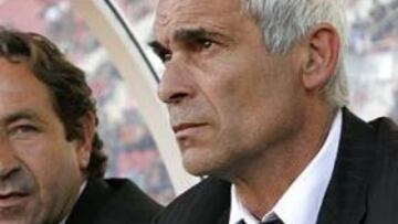 <b>SORPRENDIDO.</B> Cúper asegura que siempre tuvo a Cannavaro como un profesional muy correcto.