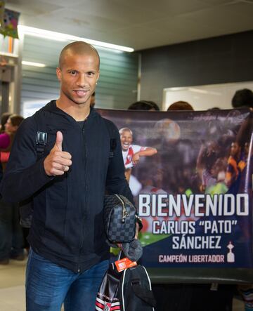 ‘El Pato’ Sánchez regresó al futbol mexicano en el Clausura 2016 para vestir la camiseta de Rayados de Monterrey. Llegó con la etiqueta de ser campeón de Copa Libertadores con River Plate y con la credencial de ser seleccionado uruguayo. Rápidamente se convirtió en un jugador fundamental para el equipo regiomontano.