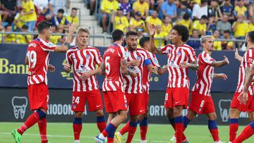 Los futbolistas del Atlético celebran el 0-1 de Morata al Cádiz.