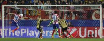 1-0. Diego Costa anota el primer tanto.