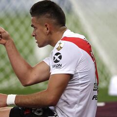 Borré juega todo el partido en empate de River con Fluminense