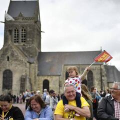 Cavendish gana en Utah Beach y Contador cae pero continúa