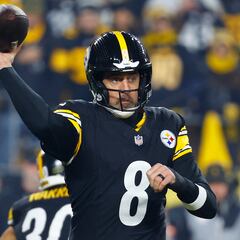 If Aaron Rodgers retires now, he will leave the NFL with this unwanted finale stat