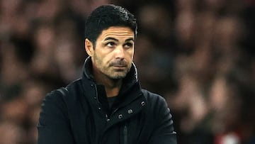 Mikel Arteta, entrenador del Arsenal, durante el partido ante el Shakhtar Donetsk de Champions League.