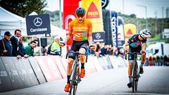 Azparren celebra su victoria en la segunda etapa de la Vuelta a Alentejo.