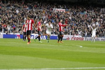 James pone el 2-1 en el marcador