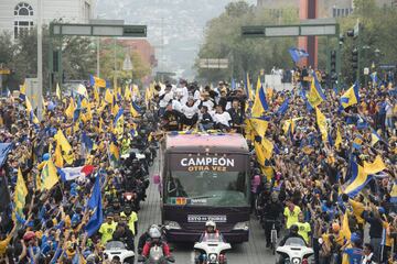 ¡La Macroplaza se pintó de amarillo y azul para recibir a Tigres!