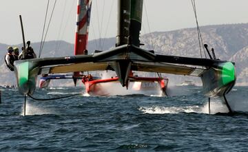 El equipo de Gran Bretaña lidera la clasificación de SailGP tras la primera jornada del match race final, disputada en Marsella (Francia). La SailGP es una competición de vela entre catamaranes de la clase F50 que tiene lugar en distintos países del mundo. Cada país organiza un evento de tres días de duración con tres mangas cada día.
