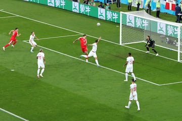 1-0. Aleksandar Mitrovic marcó el primer gol.