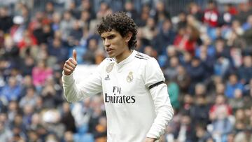 El Madrid apuesta por Vallejo: renovaci¨®n larga y cesi¨®n