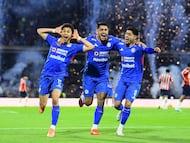 during the quarter-final second match between Cruz Azul and Guadalajara as part of the Liga BBVA MX, Torneo Apertura 2025 at Olimpico Universitario Stadium, on November 30, 2025 in Mexico City, Mexico.