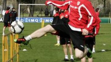 Orbaiz y Muniain regresan a la lista por Iturraspe y De Marcos