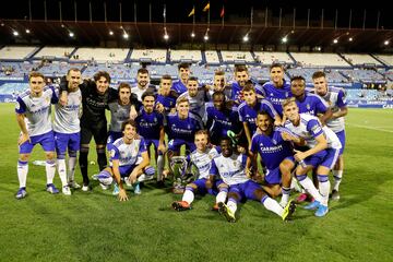 Tambin conocido como Trofeo Ciudad de Zaragoza, este torneo fue creado en 1971. Desde 1995, se cambi el nombre al actual, debido a que se homenajea a partir de ese momento a Carlos Lapetra. Leyenda del Real Zaragoza, el lateral falleci ese mismo a?o, y el trofeo ahora lleva su denominacin. En cuanto al palmars, la escuadra blanquilla es la que ms entorchados tiene de este Memorial, con 29. Sin embargo, no es el ltimo ganador de este trofeo, ya que fue derrotado por el Getafe en 2021.