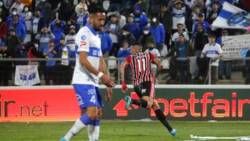 Futbol, Universidad Catolica vs Sao Paulo.
Copa Sudamericana 2022.
El jugador de Sao Paulo Luciano da Rocha Neves, izquierda, celebra su gol contra Universidad Catolica durante el partido por los octavos de final de la Copa Sudamericana realizado en el estadio San Carlos de Apoquindo, Santiago, Chile.
30/06/2022
Jonnathan Oyarzun/Photosport
Football, Universidad Catolica vs Sao Paulo.
2022 Copa Sudamericana Championship.
Sao Paulo’s player Luciano da Rocha Neves, left , celebrates his goal against Universidad Catolica during match round of 16 of Copa Sudamericana championship held at San Carlos de Apoquindo stadium in Santiago, Chile.
06/30/2022
Jonnathan Oyarzun/Photosport