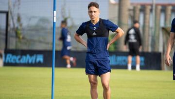 El club busca una salida para Emre Mor.