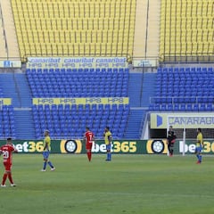 Vuelven los bocadillos a las gradas del Estadio Gran Canaria