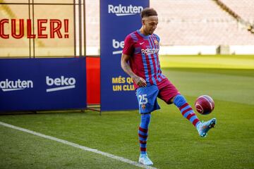 Presentación de Aubameyang como nuevo jugador del Fútbol Club Barcelona. 
