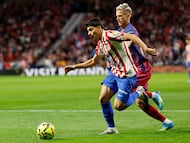 El mediocampista mexicano fue elegido por Diego Simeone para arrancar el partido de este sábado en LaLiga ante el conjunto del Barcelona.