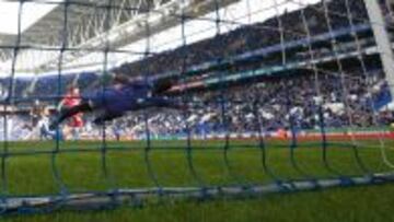 LA PUNTILLA. Justo cuando se cumplían los 90 minutos, Mané batió a Cristian Álvarez a placer, tras un pase desde la derecha de Diego Castro.