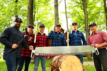 Foto en familia de los pilotos de Red Bull Racing, Max Verstappen y Pierre Gasly de los pilotos de Scuderia Toro Rosso, Alexander Albon y Daniil Kvyat 