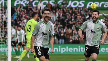 Tres jornadas encadena Andrés Martín marcando. Ante el Burgos, este fin de semana, lo hizo con un gran gol, que le sirve al Racing para recuperar el liderato. El de Aguadulce suma ya 13 dianas.