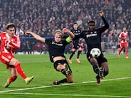 Soccer Football - UEFA Champions League - Bayern Munich v Sporting CP - Allianz Arena, Munich, Germany - December 9, 2025 Bayern Munich's Lennart Karl scores their second goal REUTERS/Angelika Warmuth