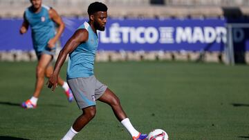 Lemar en el entrenamiento del Atlético de Madrid.