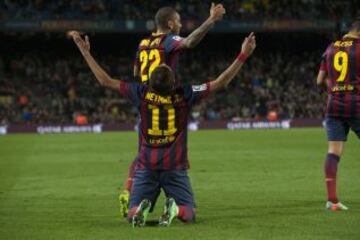 Gol 6-0 Neymar celebrando el gol con Dani Alves con un baile