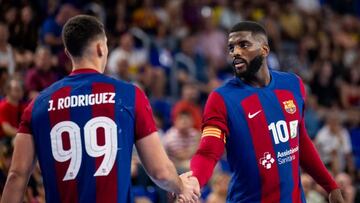 El pivote Javi Rodríguez y el capitán Dika Mem.