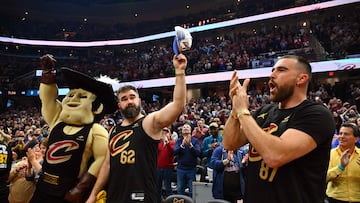 Eagles’ Jason Kelce announced his retirement on Monday and with he and brother Travis in attendance at the Cleveland Cavaliers game, they played this video.