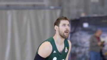 Nocioni, en un entrenamiento.