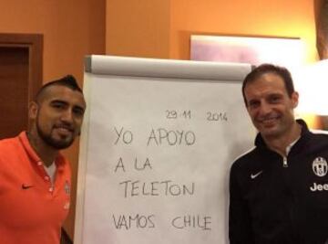 Arturo Vidal entregó su apoyo junto con su entrenador Massimiliano Allegri.