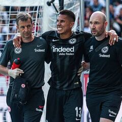 Carlos Salcedo tendrá cirugía en el tobillo
