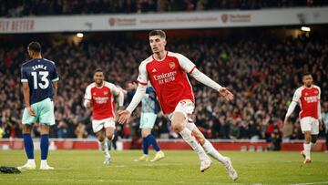 Kai Havertz, jugador del Arsenal, celebra su gol anotado ante el Brentford.