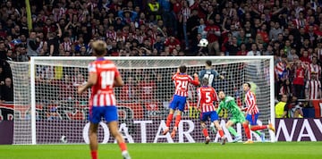 Es el primer gol del delantero esloveno en esta edición de la Champions League. En la anterior edición anotó dos tantos en ocho partidos.