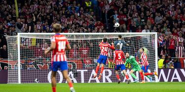 Es el primer gol del delantero esloveno en esta edición de la Champions League. En la anterior edición anotó dos tantos en ocho partidos.