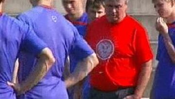 El holandés Guus Hiddink, técnico del equipo ruso, ha asegurado que su equipo desea "la revancha" con España tras el 4-1 encajado en el partido de la primera fase. El técnico no ha podido contener la sonrisa cuando le preguntaron si dado el estado de Casillas, no era mejor no llegar a los penaltis.