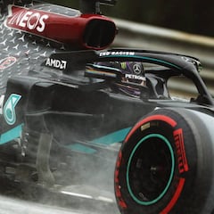 Hamilton y tres Mercedes más