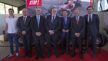 Foto de familia de la presentaci&oacute;n del GP de Espa&ntilde;a.