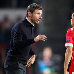 Van Bommel no vio necesario utilizar hoy a Lozano con el PSV