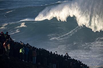 Las olas de Epsilon en Nazaré.