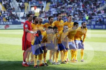 El once inicial del FC Barcelona. De pie: Bravo, Turan, Mascherano, Adriano, Busquets y Vermaelen. Agachados: Messi, Munir, Iniesta, Luis Suárez y Aleix Vidal.