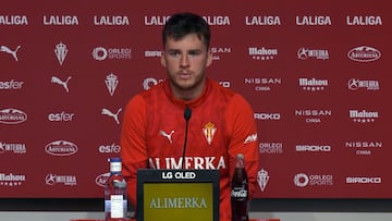 13-11-25. GUILLE ROSAS, EN LA RUEDA DE PRENSA EN MAREO.